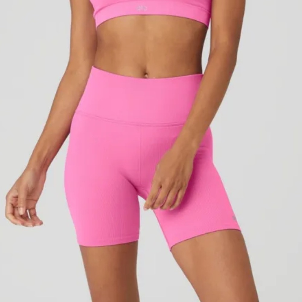 ALO Yoga Seamless Ribbed Favorite Short 5” in Paradise Pink